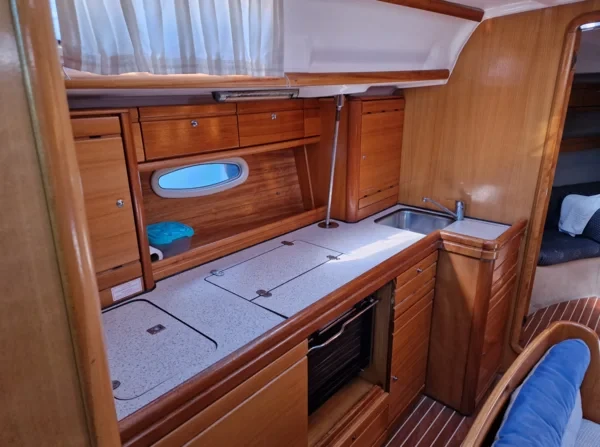 Bavaria 39 Cruiser - Boatscribe.com