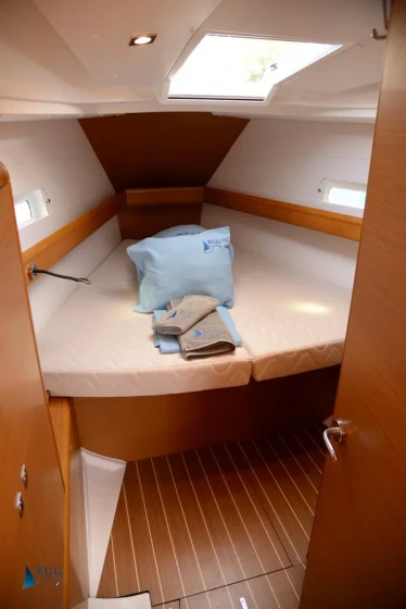 Sun Odyssey 419 - Boatscribe.com