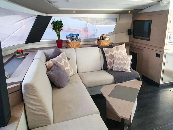 Saona 47 - Boatscribe.com