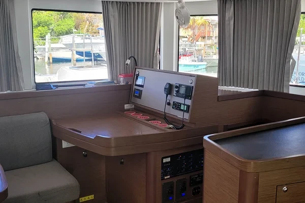 Lagoon 42 - Boatscribe.com