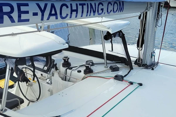 Lagoon 42 - Boatscribe.com