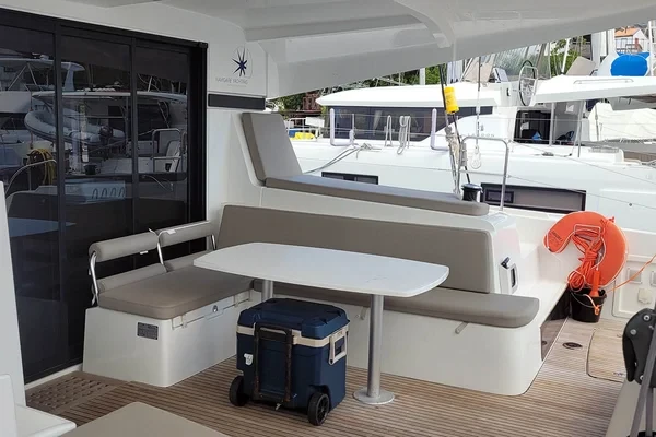 Lagoon 42 - Boatscribe.com