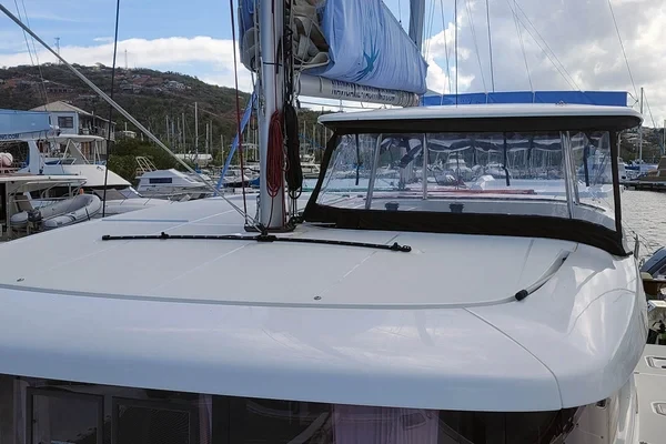 Lagoon 42 - Boatscribe.com