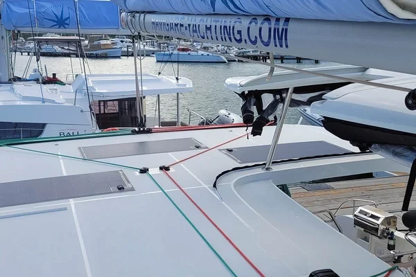 Lagoon 42 - Boatscribe.com