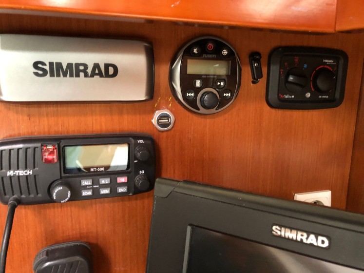 Oceanis 45 - Boatscribe.com