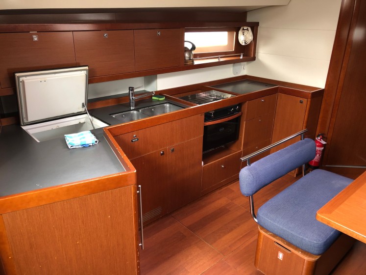 Oceanis 45 - Boatscribe.com