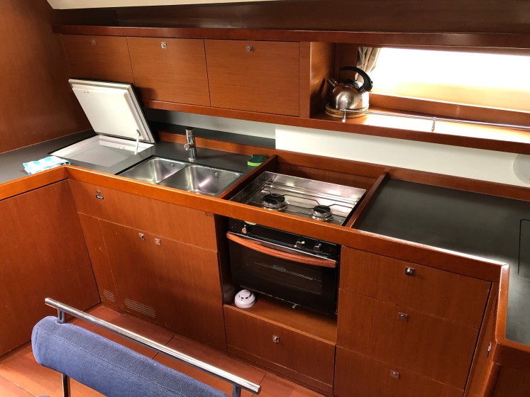 Oceanis 45 - Boatscribe.com