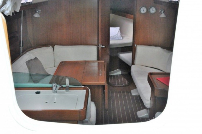 Dufour 40 - Boatscribe.com