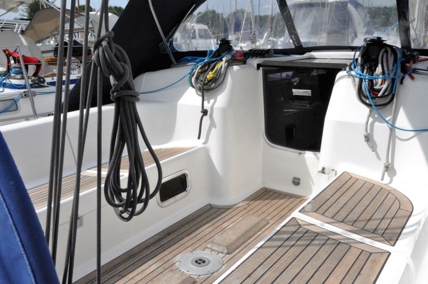 Dufour 40 - Boatscribe.com