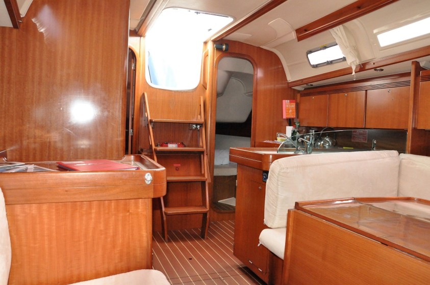 Dufour 40 - Boatscribe.com
