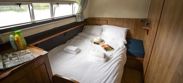 Le Boat Crusader - Boatscribe.com