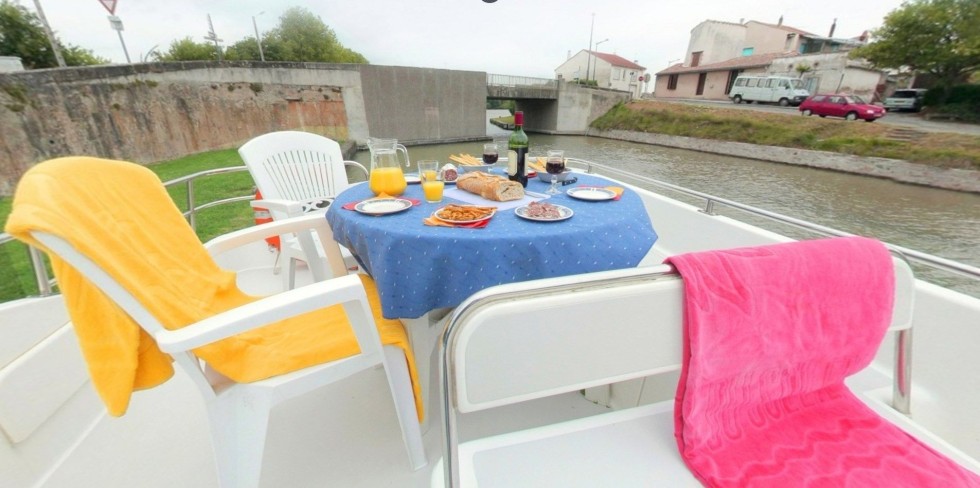 Le Boat Tango - Boatscribe.com