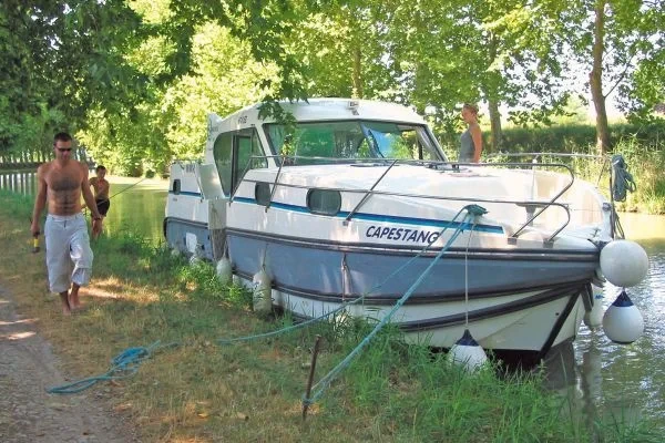 Houseboat - Boatscribe.com