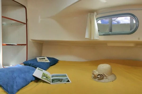 Houseboat - Boatscribe.com