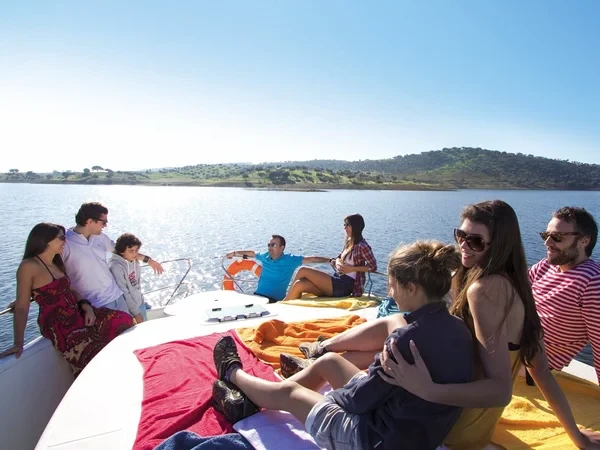Houseboat - Boatscribe.com