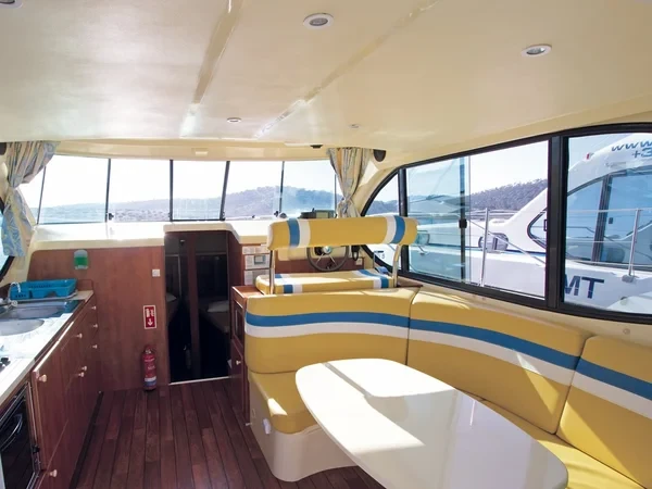 Houseboat - Boatscribe.com