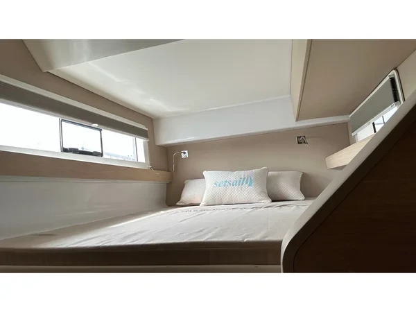 Aventura 37 - Boatscribe.com