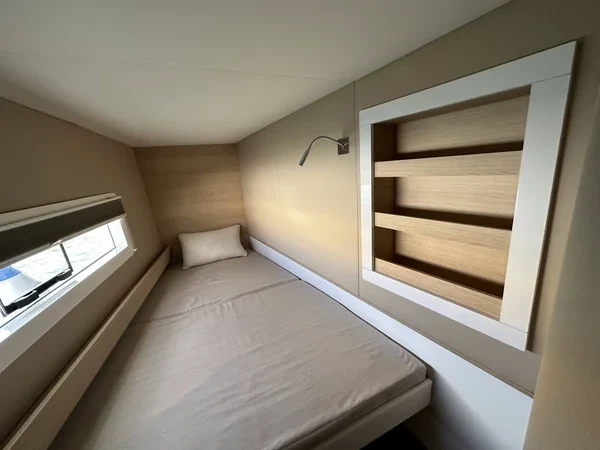Aventura 37 - Boatscribe.com