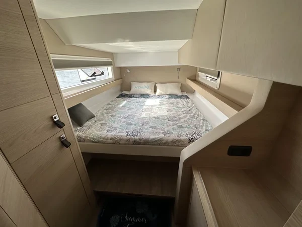 Aventura 37 - Boatscribe.com