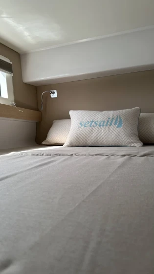 Aventura 37 - Boatscribe.com