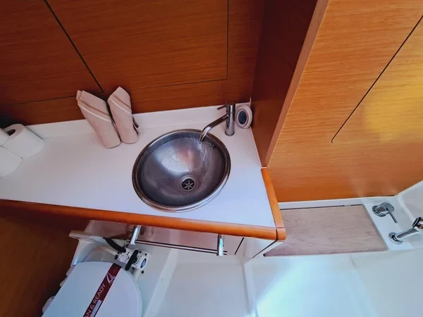 Sun Odyssey 449 - Boatscribe.com