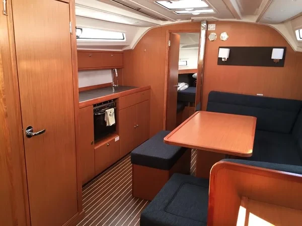 Bavaria 41 Cruiser - Boatscribe.com
