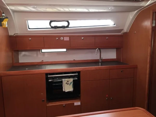 Bavaria 41 Cruiser - Boatscribe.com