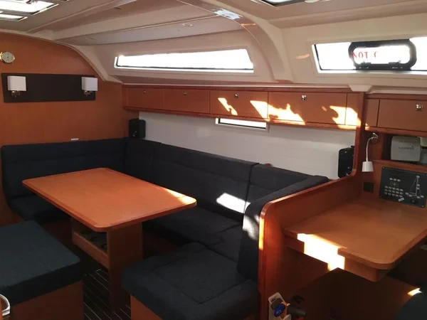 Bavaria 41 Cruiser - Boatscribe.com