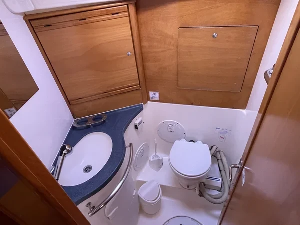 Bavaria 40 Cruiser - Boatscribe.com