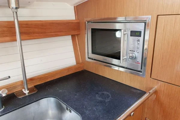 Bavaria 43 Cruiser - Boatscribe.com