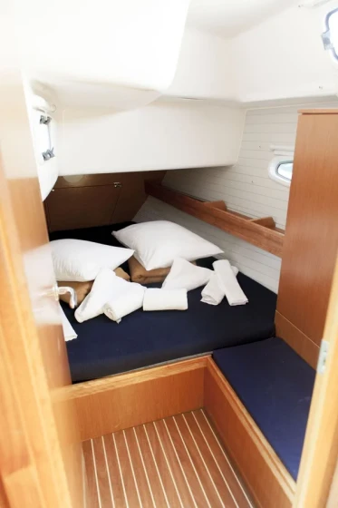 Bavaria 43 Cruiser - Boatscribe.com