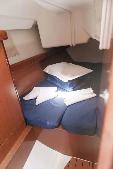 Oceanis 343 - Boatscribe.com