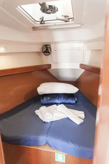 Oceanis 343 - Boatscribe.com