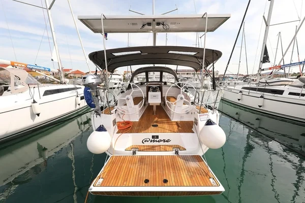 Bavaria 37 Cruiser - Boatscribe.com