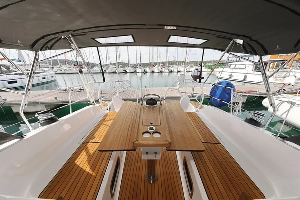 Bavaria 37 Cruiser - Boatscribe.com