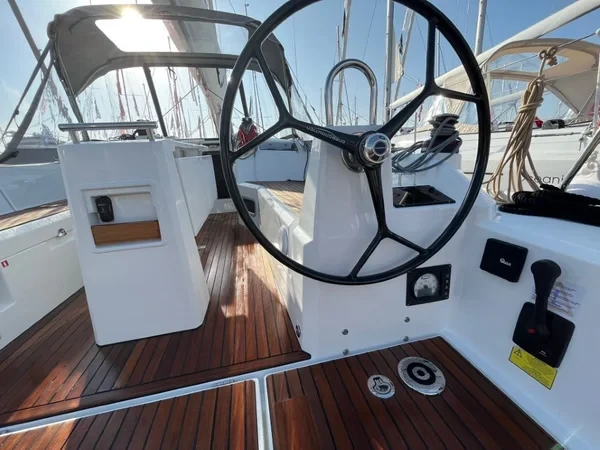 Oceanis 34.1 - Boatscribe.com