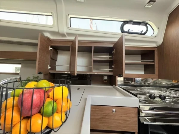 Oceanis 34.1 - Boatscribe.com