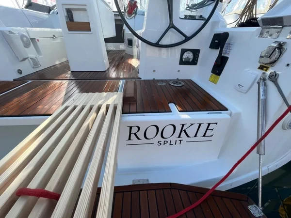 Oceanis 34.1 - Boatscribe.com