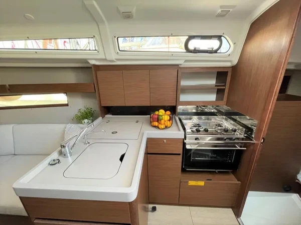 Oceanis 34.1 - Boatscribe.com