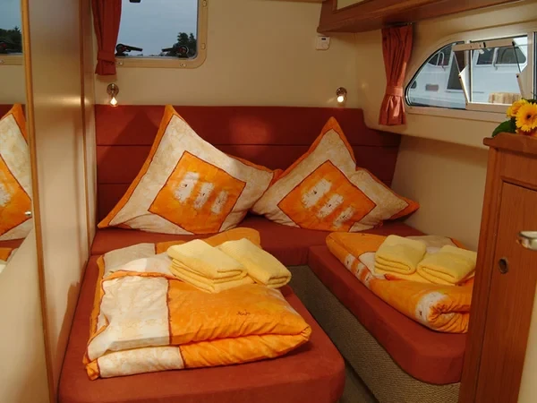 Europa 600 - Boatscribe.com