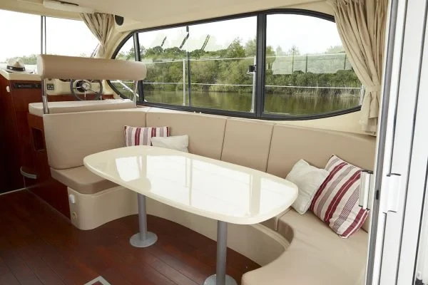 Houseboat - Boatscribe.com