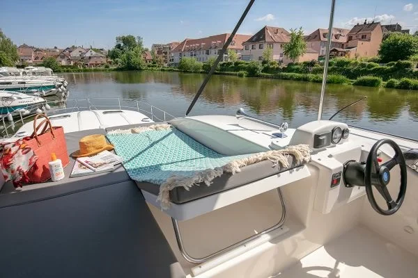 Houseboat - Boatscribe.com