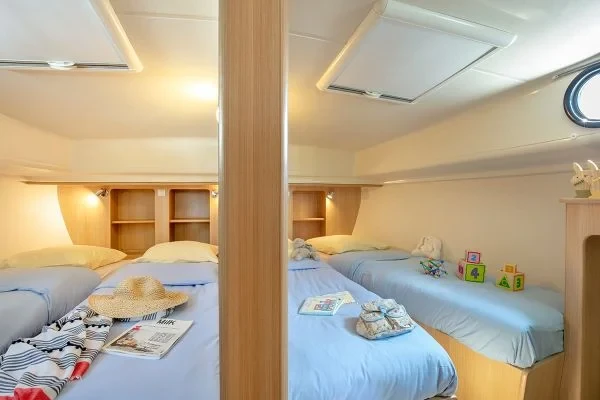 Houseboat - Boatscribe.com