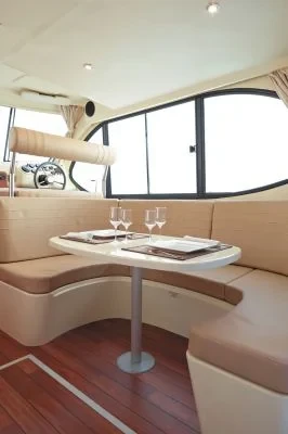 Houseboat - Boatscribe.com