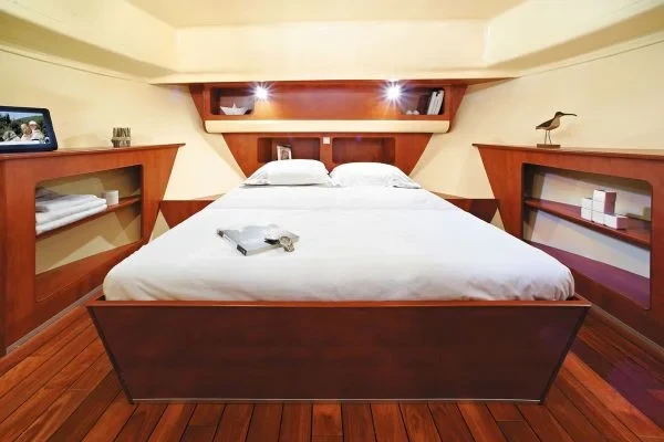 Houseboat - Boatscribe.com