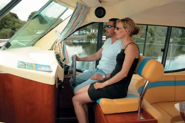 Houseboat - Boatscribe.com