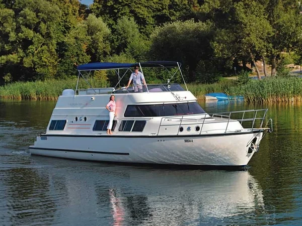 Europa 700 - Boatscribe.com