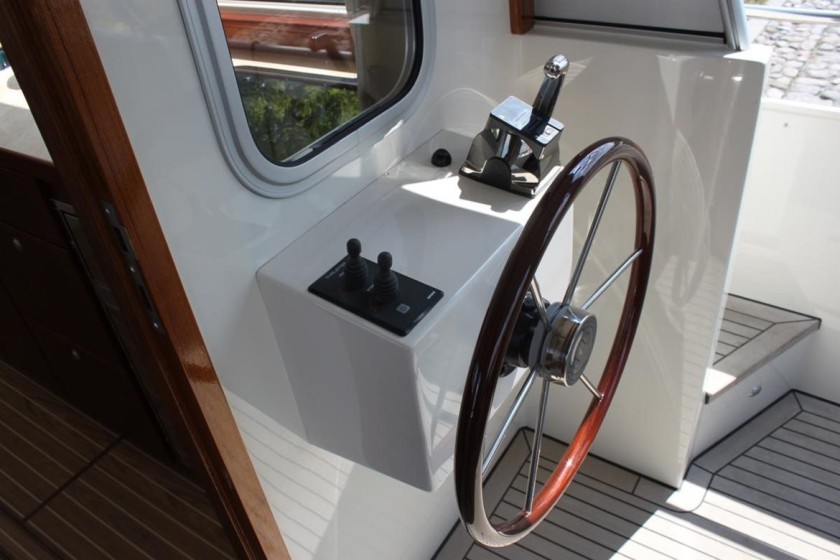 Houseboat - Boatscribe.com