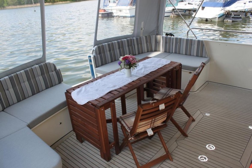 Houseboat - Boatscribe.com