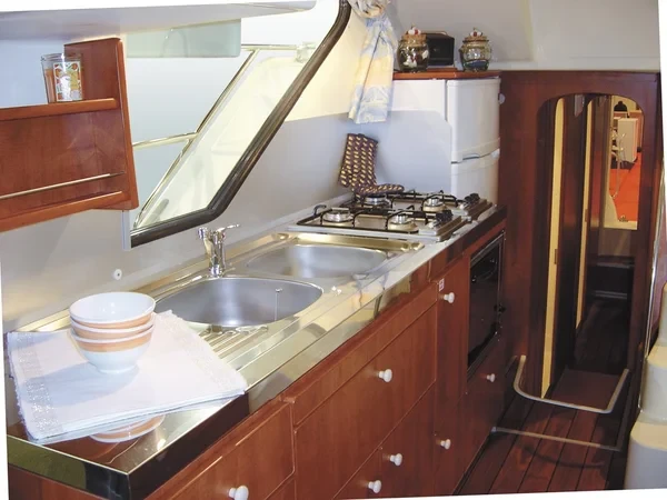 Houseboat - Boatscribe.com